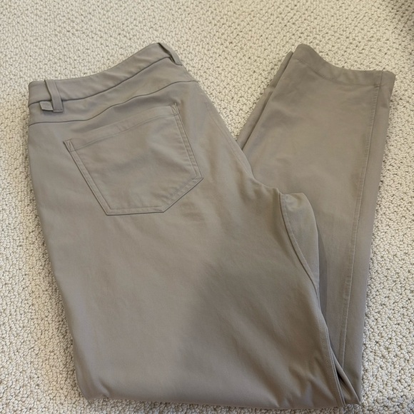 Lululemon Graige Chinos for Comfort and Style - Picture 3 of 4